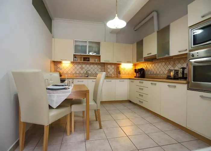 “Katerina\'S Guest House”